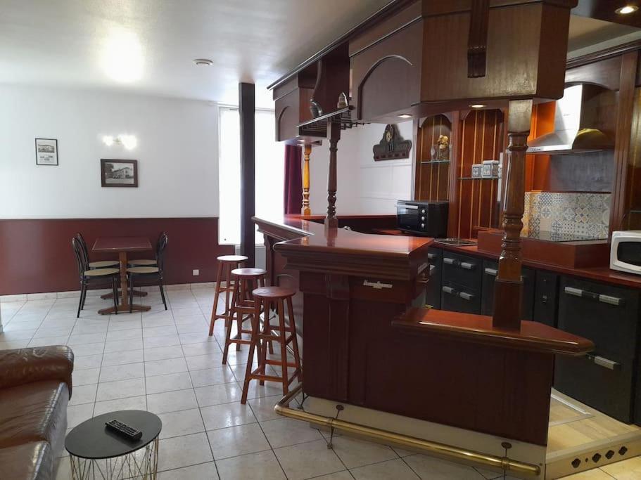 Appartement Au Bord Du Canal Montbard Εξωτερικό φωτογραφία